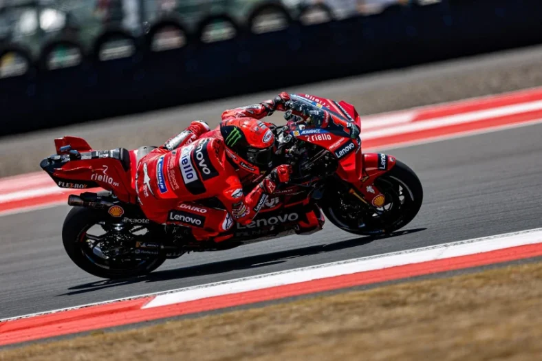 Motor balap Ducati